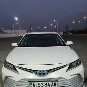Toyota Camry 2021