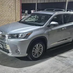 Toyota Highlander 2018