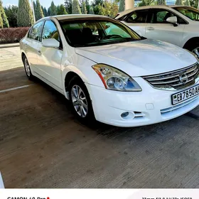 Nissan Altima 2011
