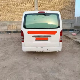 Toyota Hiace 2005