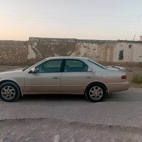 Toyota Camry 2001