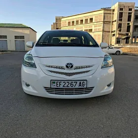 Toyota Yaris 2011