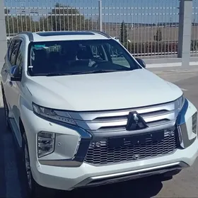 Mitsubishi Montero Sport 2023