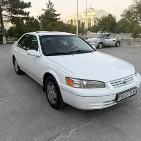 Toyota Camry 1999