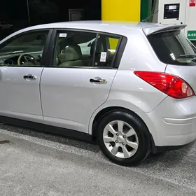 Nissan Tiida 2008