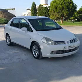 Nissan Tiida 2007