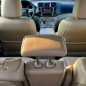 Toyota Highlander 2013