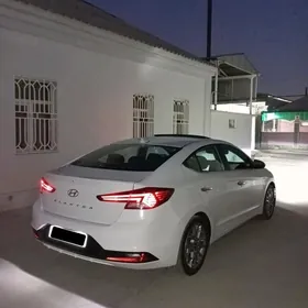 Hyundai Elantra 2019