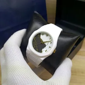 Carbon karbon sagat часы