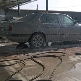 BMW 730 1990