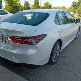 Toyota Camry 2021