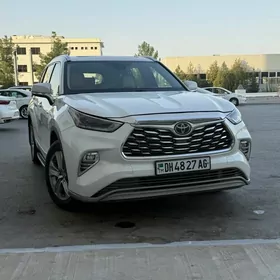 Toyota Highlander 2021