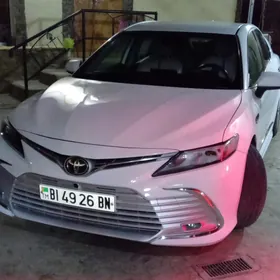 Toyota Camry 2021
