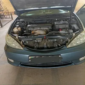 Toyota Camry 2004