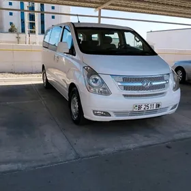 Hyundai H-1 2013