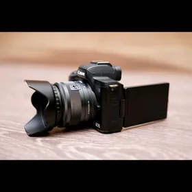 Canon m50