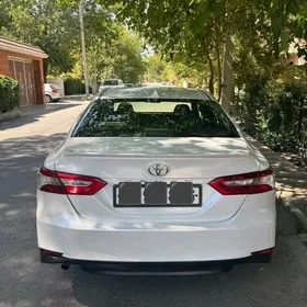 Toyota Camry 2019