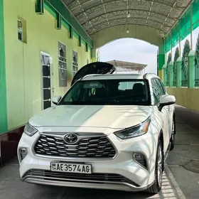Toyota Highlander 2021