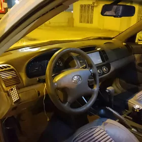 Toyota Camry 2004
