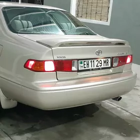 Toyota Camry 2000