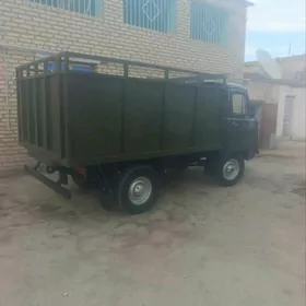 UAZ Profi 1982