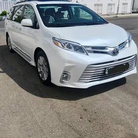 Toyota Sienna 2019