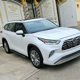 Toyota Highlander 2022