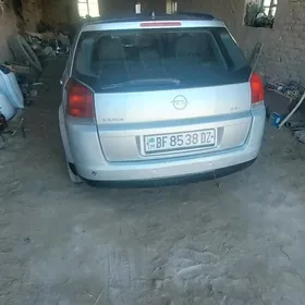 Opel Signum 2003