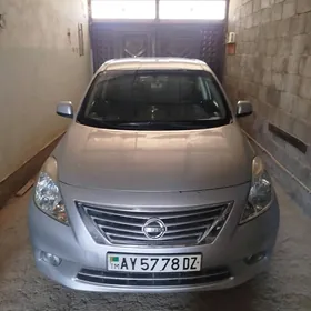 Nissan Versa 2013
