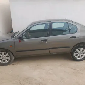 Nissan Primera 1999
