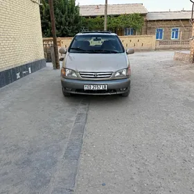 Toyota Sienna 2002