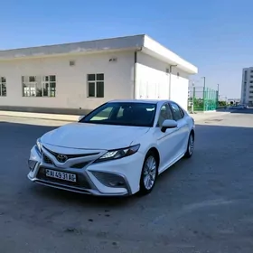 Toyota Camry 2021
