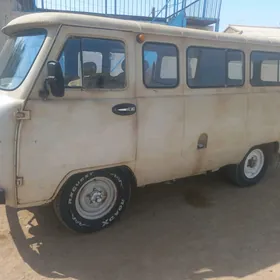 UAZ 452 2001