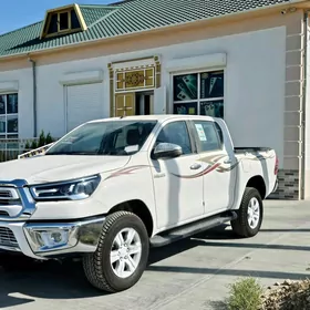 Toyota Hilux 2025