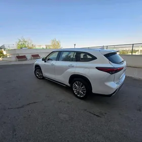 Toyota Highlander 2022