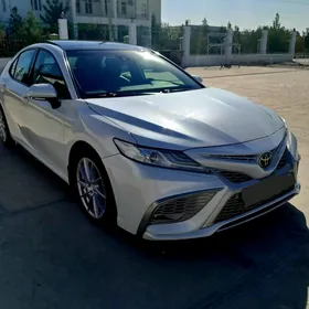 Toyota Camry 2021