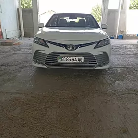 Toyota Camry 2021