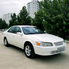 Toyota Camry 2001
