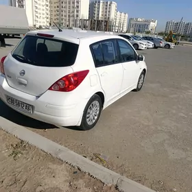 Nissan Versa 2012