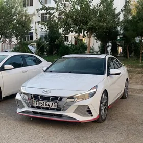 Hyundai Elantra 2022