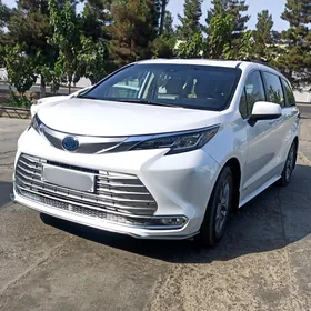 Toyota Sienna 2021