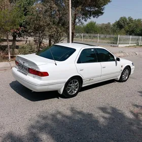 Toyota Camry 2000
