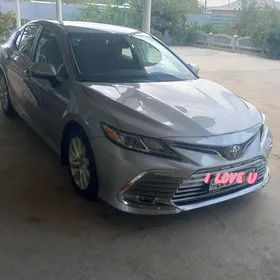 Toyota Camry 2020