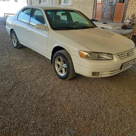 Toyota Camry 1999