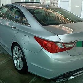 Hyundai Sonata 2011