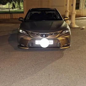 Toyota Camry 2021