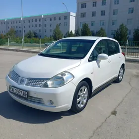 Nissan Tiida 2006