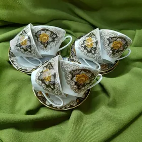 Вазы и кофейные чашечки