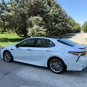 Toyota Camry 2020
