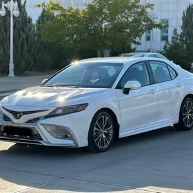 Toyota Camry 2021